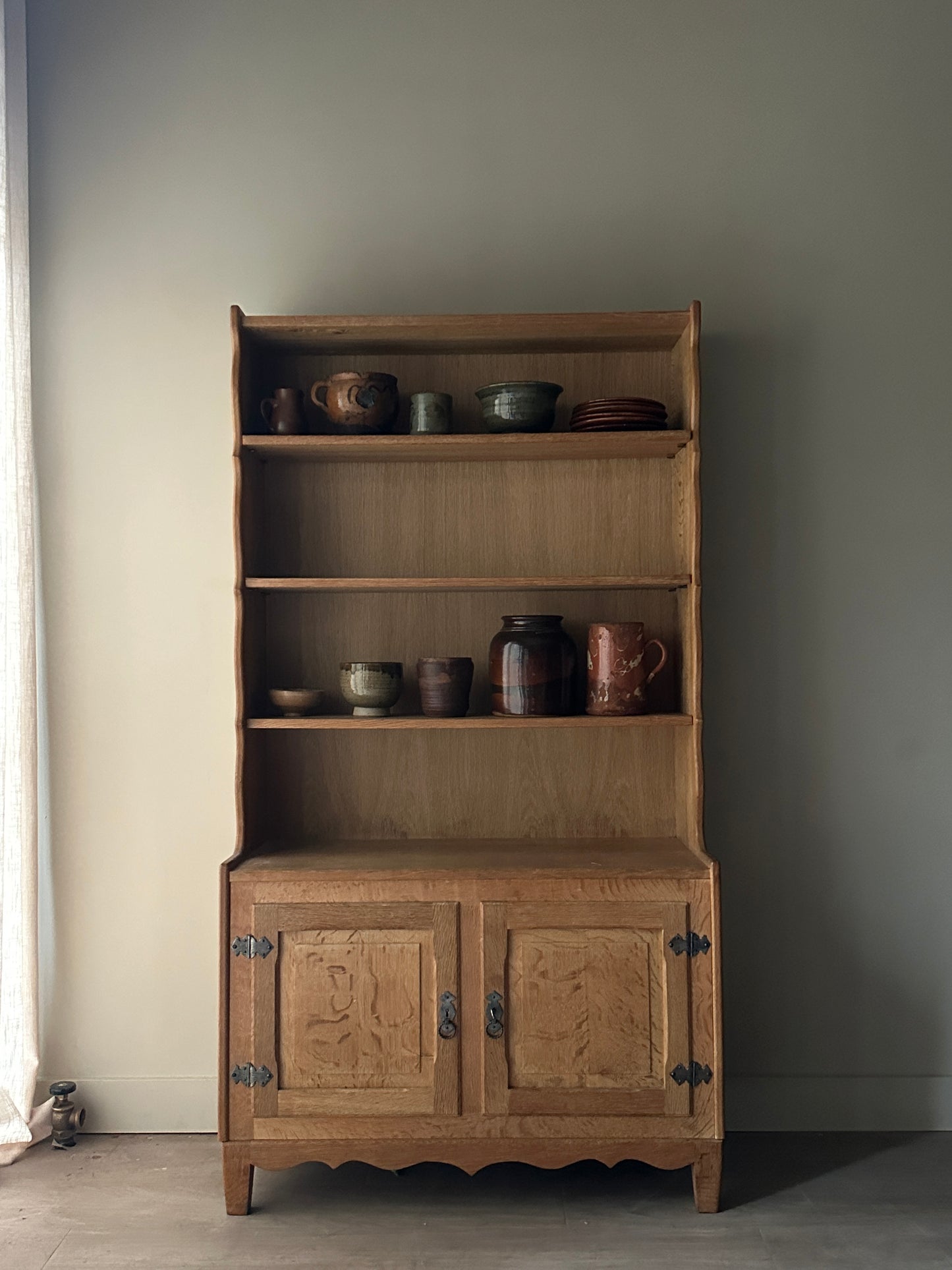 Henning oak bookshelf