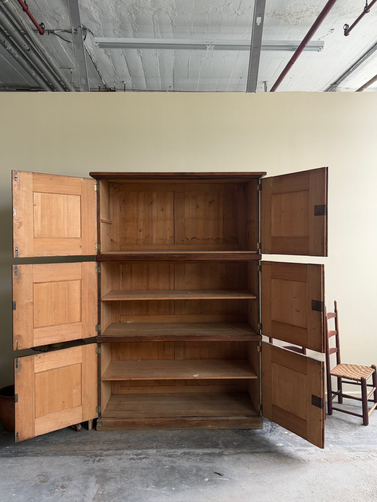 Pine three-piece linen press