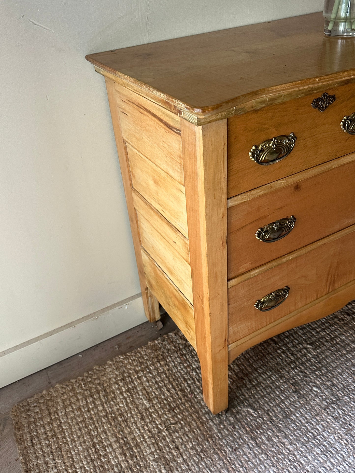 Maple dresser