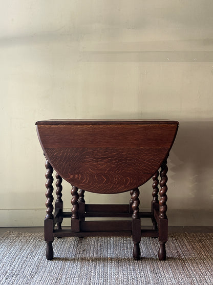 Oak gate leg table