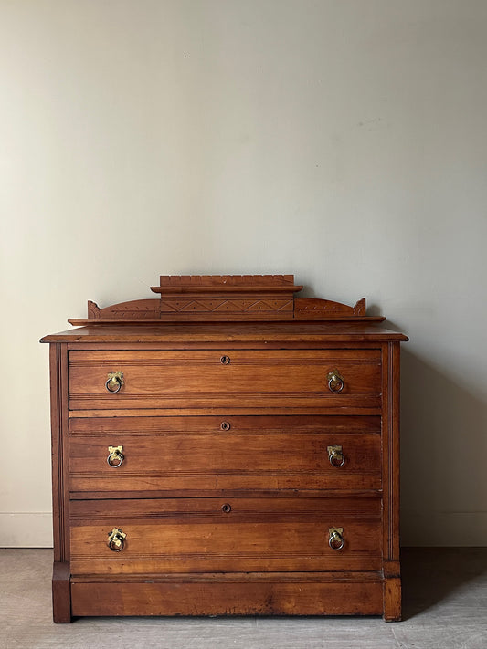 3 drawer pine dresser