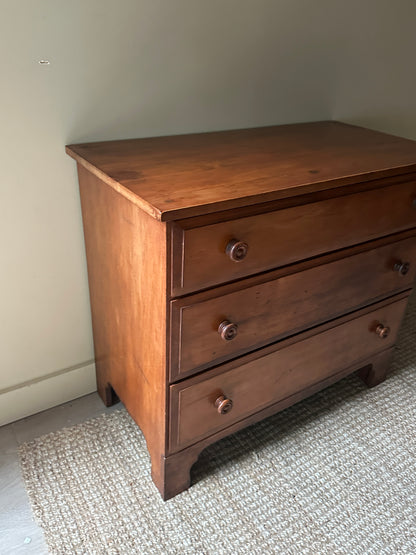 Pine dresser