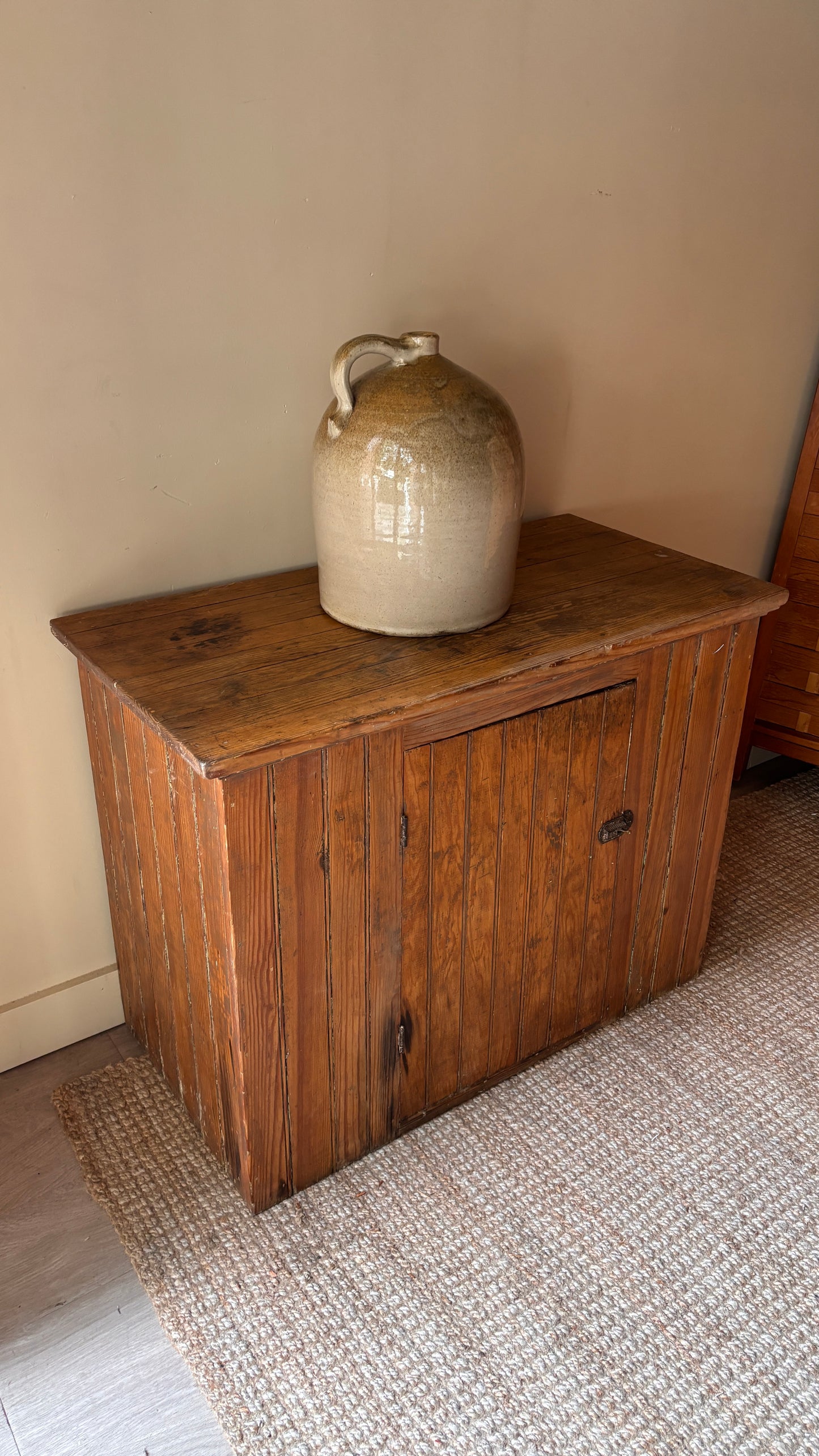 Eastern Pennsylvania pine cabinet