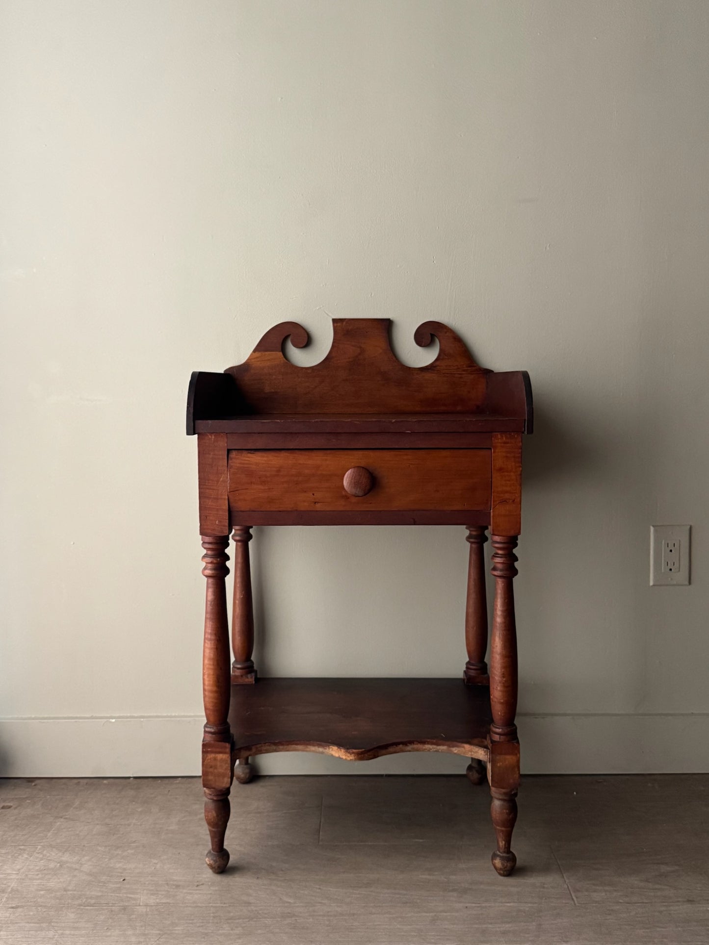 Sheraton walnut washstand