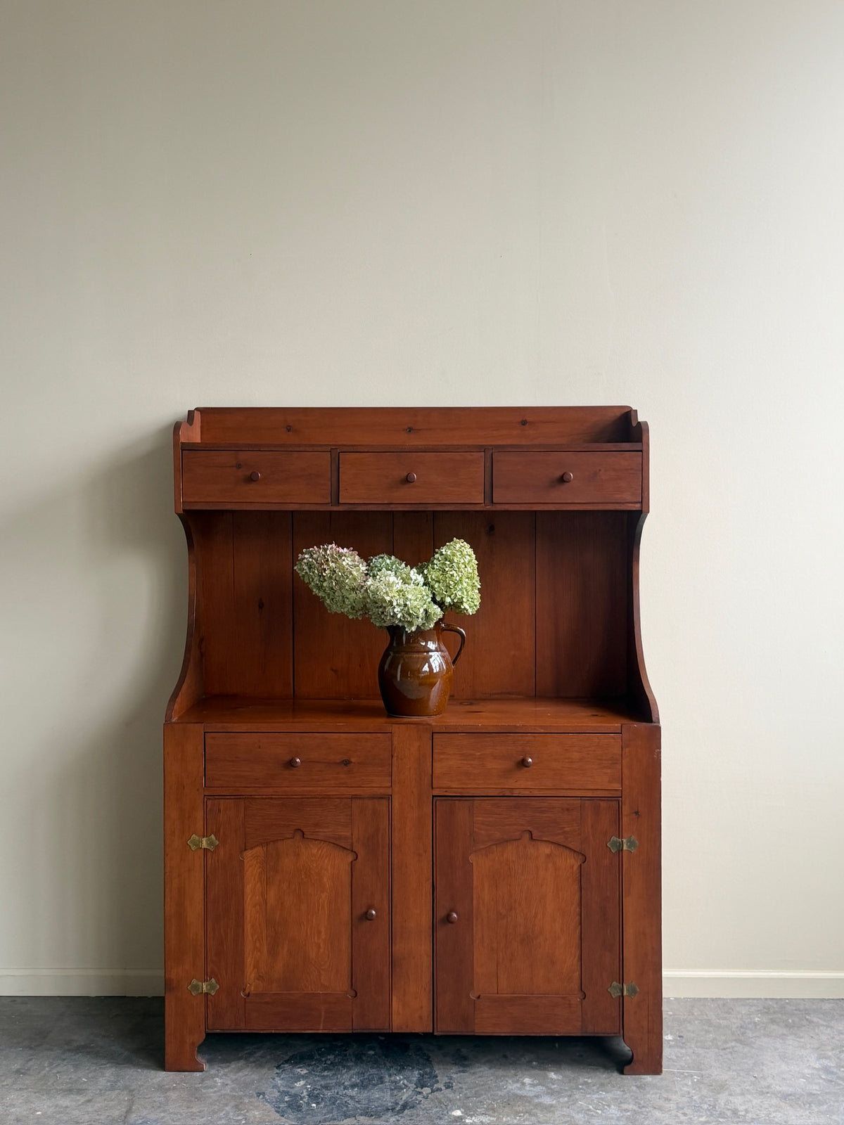 Pine one piece hutch