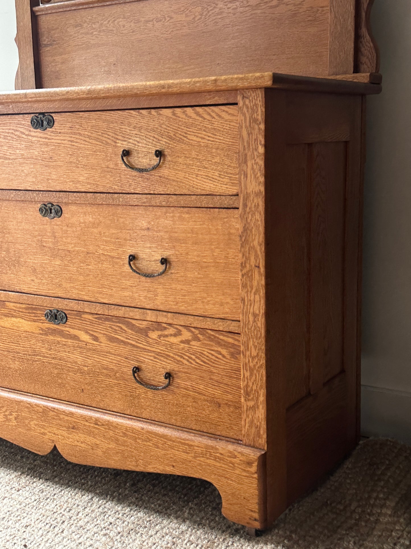 Oak dresser with mirror