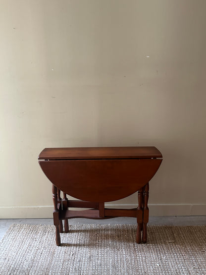 Maple gate leg table