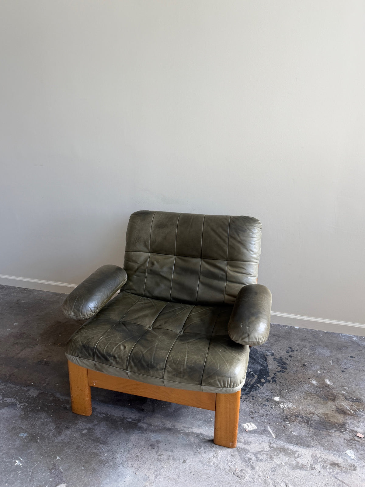 Rolf Benz German green leather lounge chair