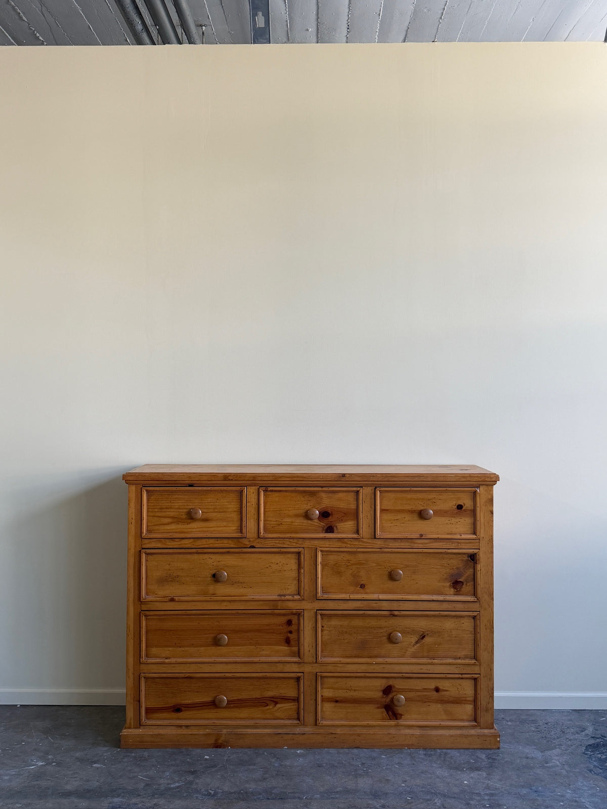 Pine 9 drawer dresser