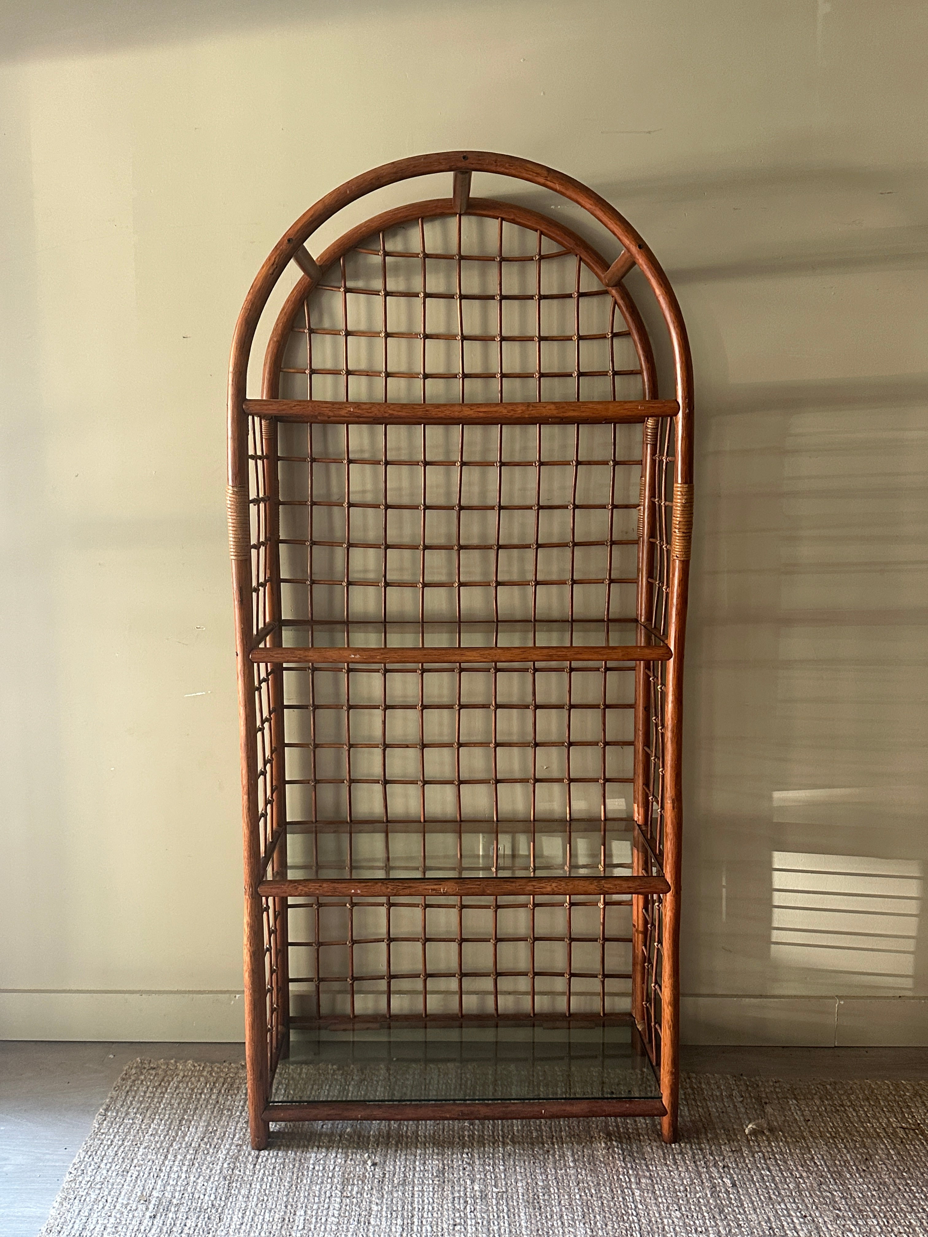 Bamboo shelf – Good Behavior