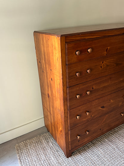 Pine dresser