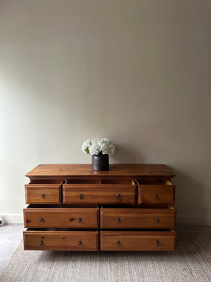 Pine dresser