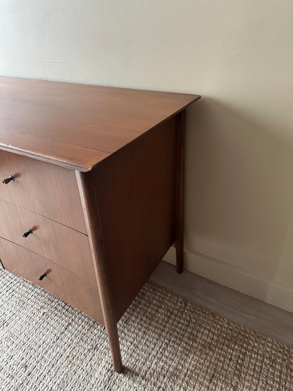 Unagusta walnut 9 drawer dresser