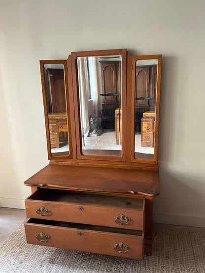Oak Vanity with tri-fold mirror