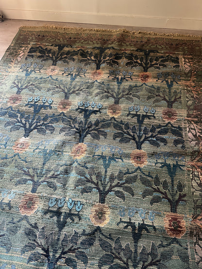 7’10” x 11’2” wool floral rug