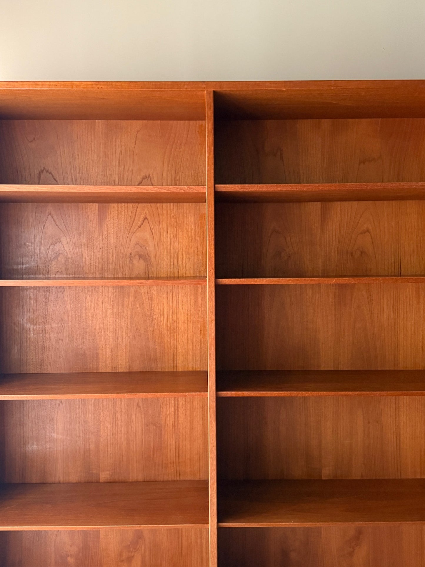 Hundevad Danish teak shelving unit