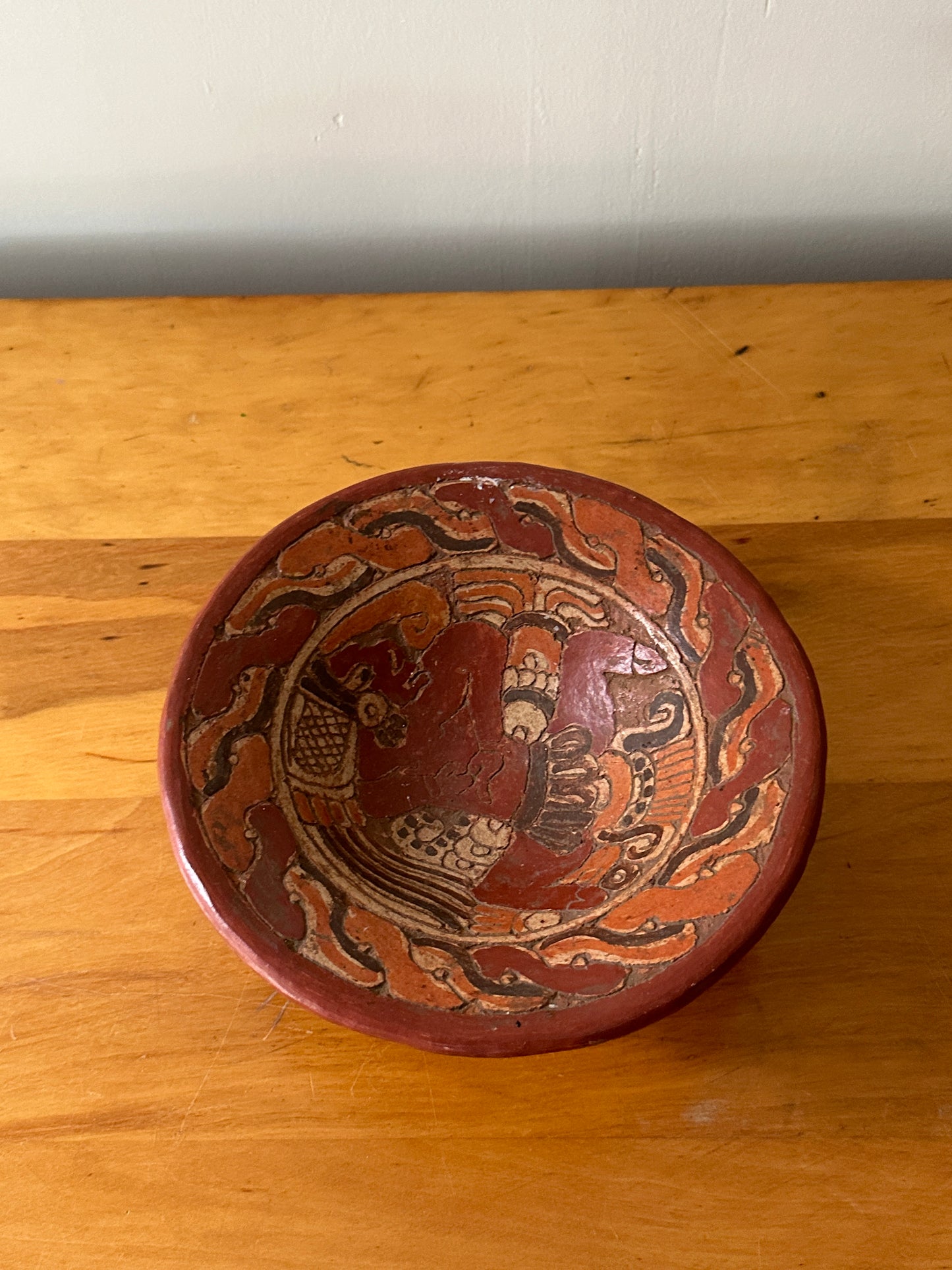 Tripod pottery bowl