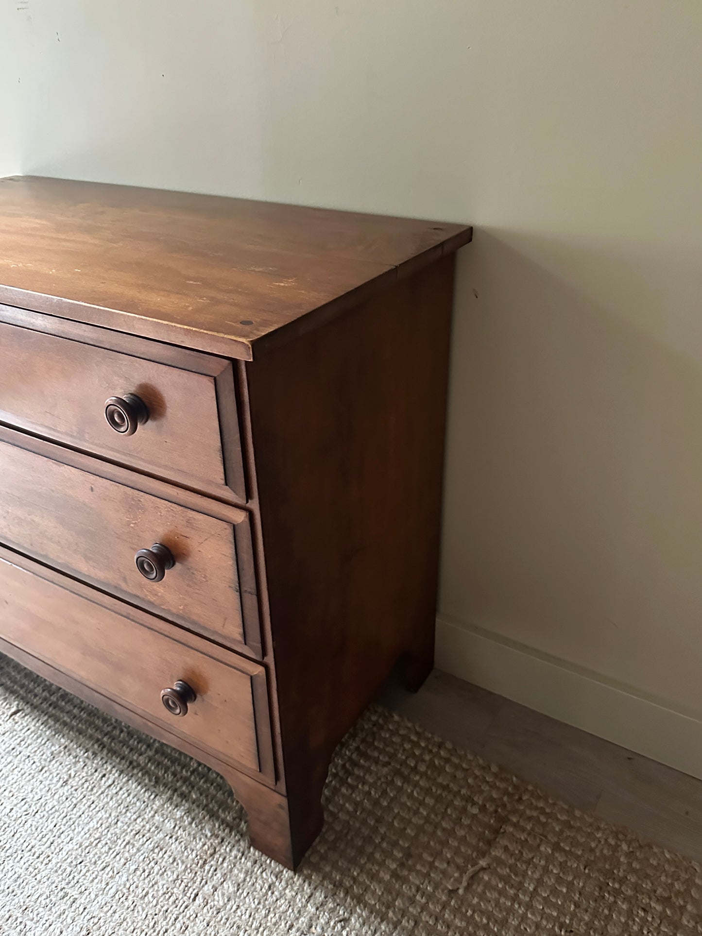 Pine dresser