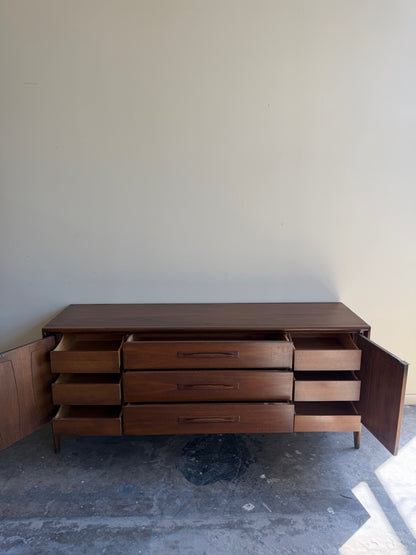 Broyhill walnut 9 drawer dresser