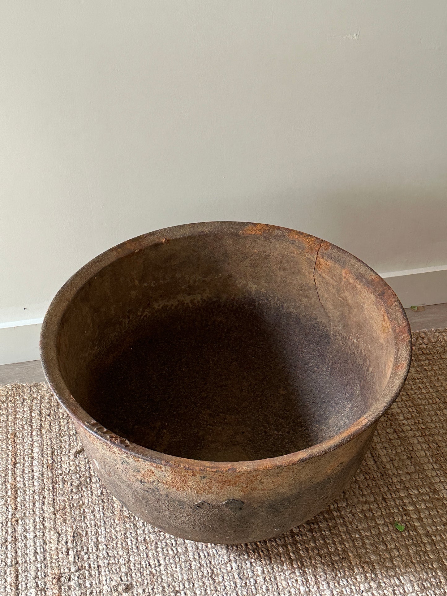 XL cast iron pot