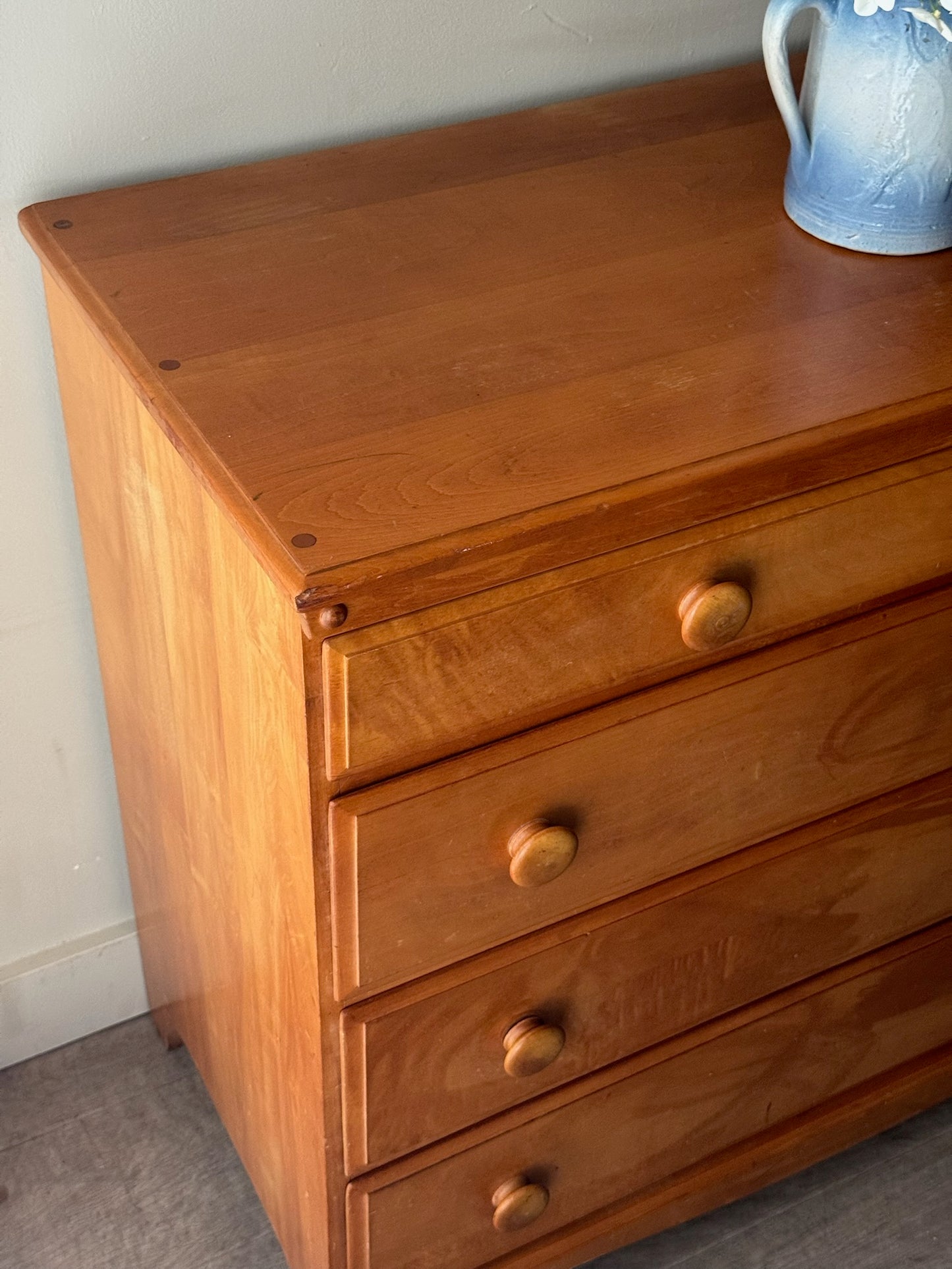 Maple dresser