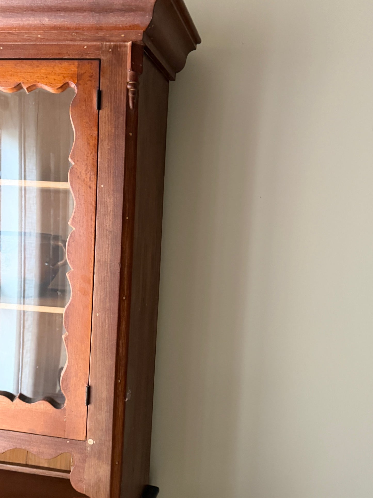 Federal pine two piece hutch