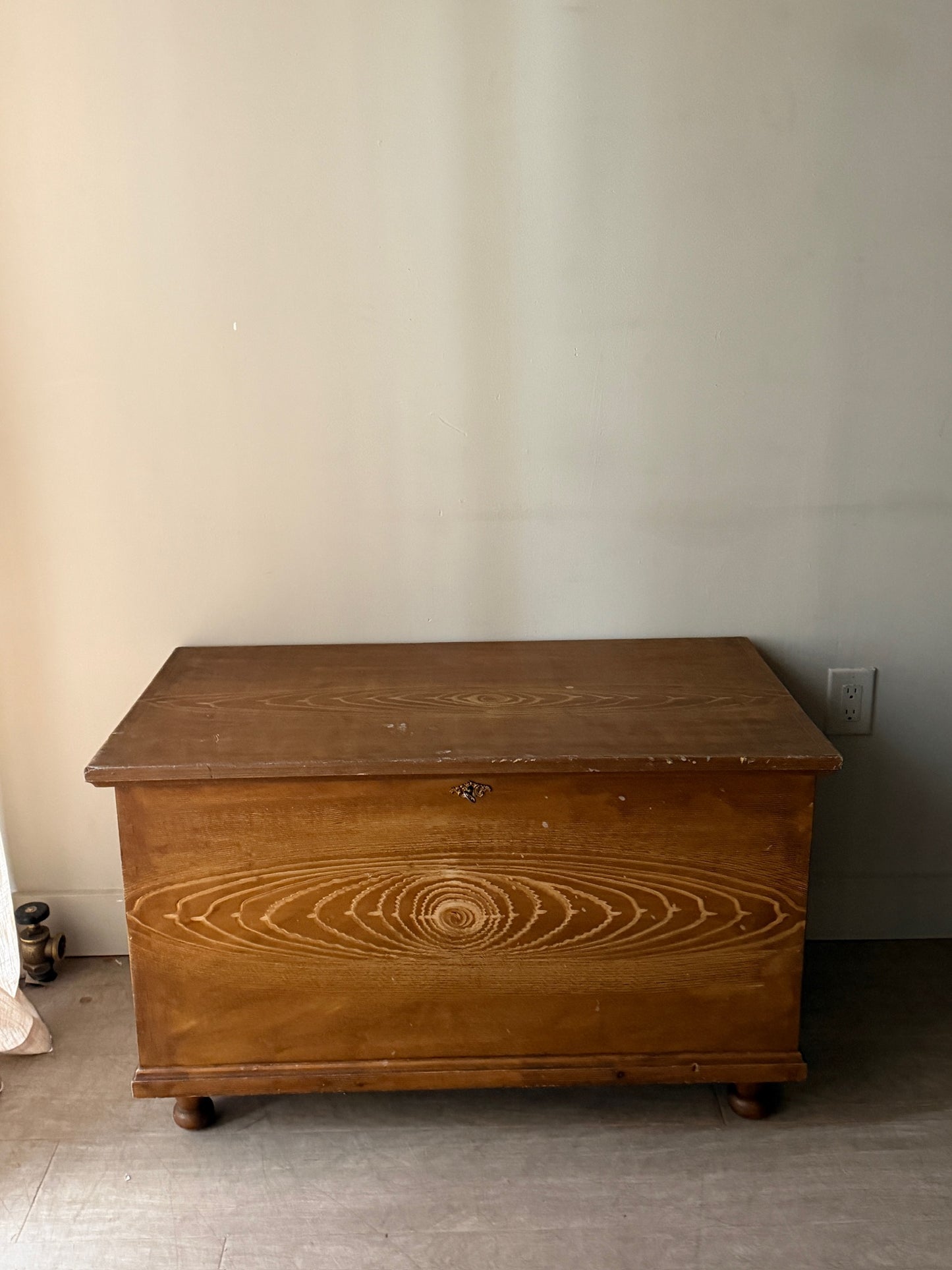 Pennsylvania painted grain pine chest