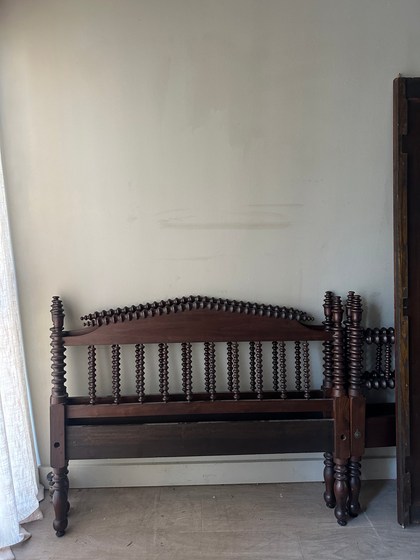 Twin spindle bed headboard/baseboard