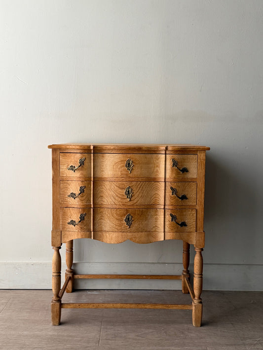 Henning Kjaernulf Danish oak chest