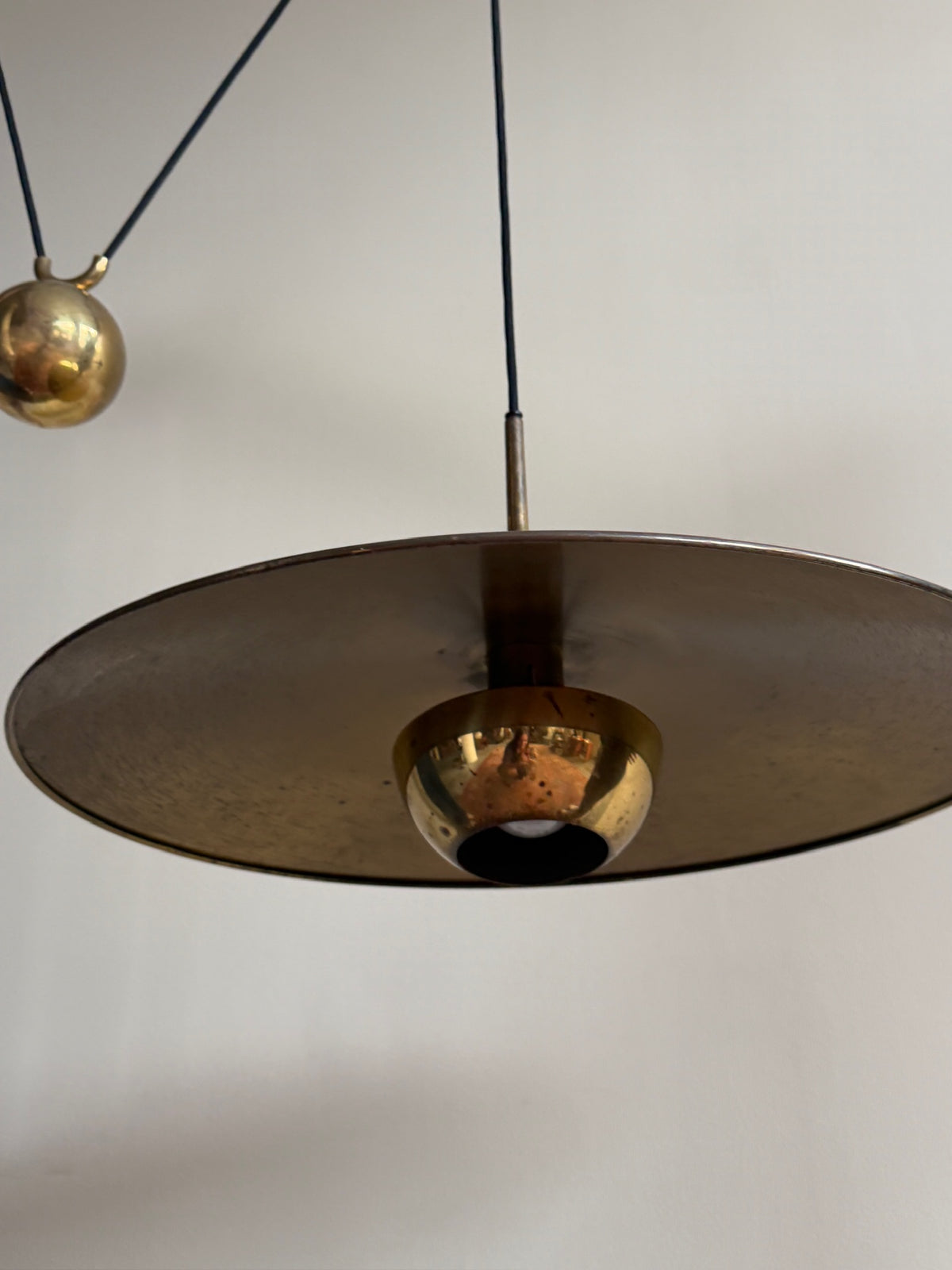 Brass counter-balance pendant lamp