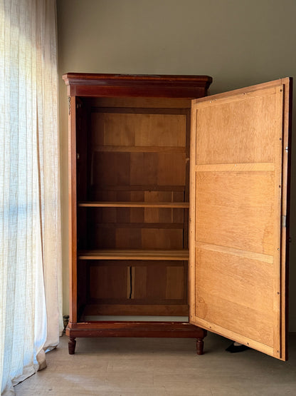 Mirrored wardrobe