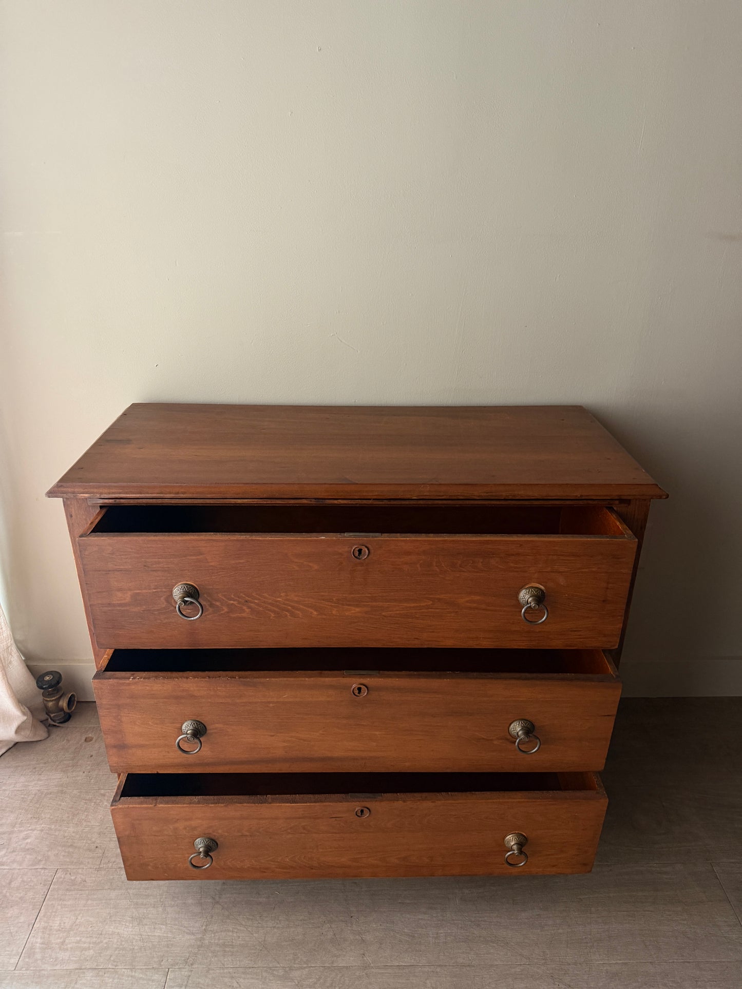 Pine 3 drawer dresser