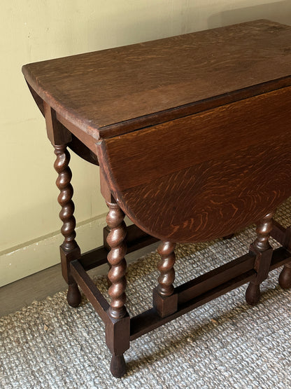 Oak gate leg table