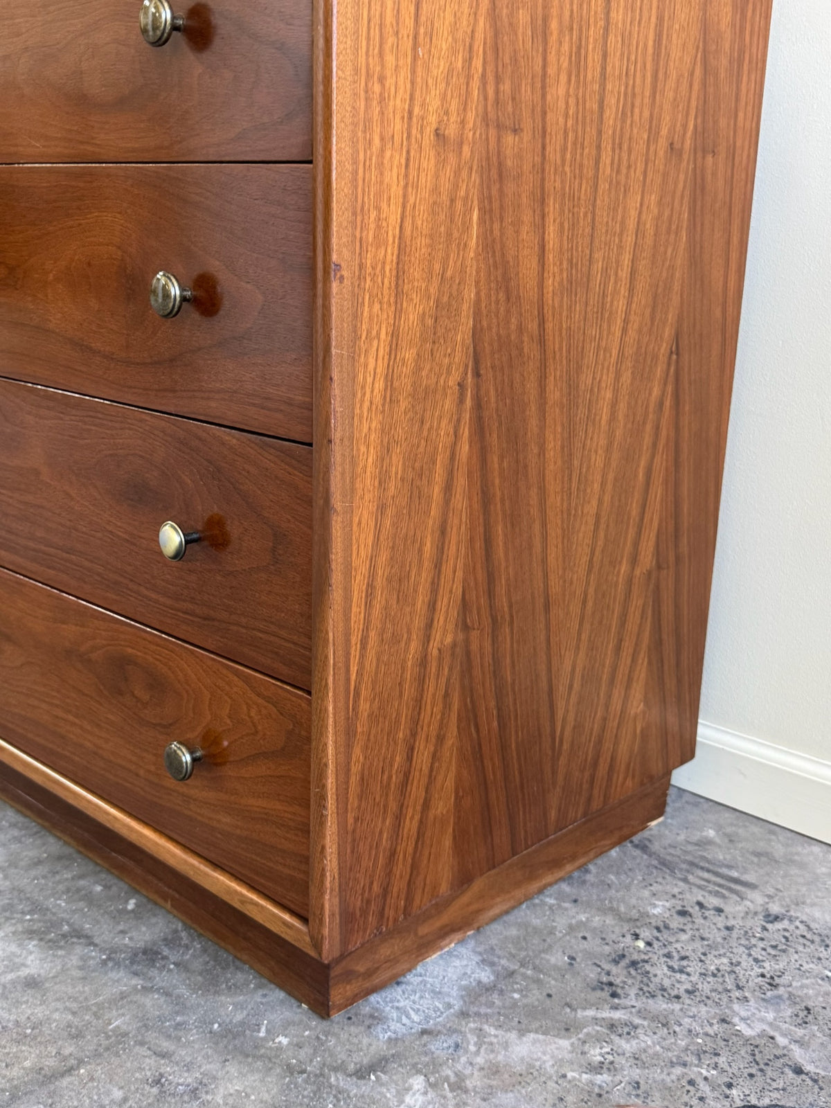 Red Lion walnut gentleman’s dresser