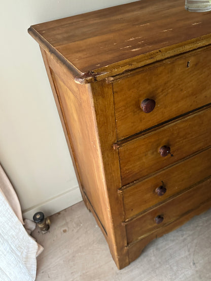 Cottage pine dresser