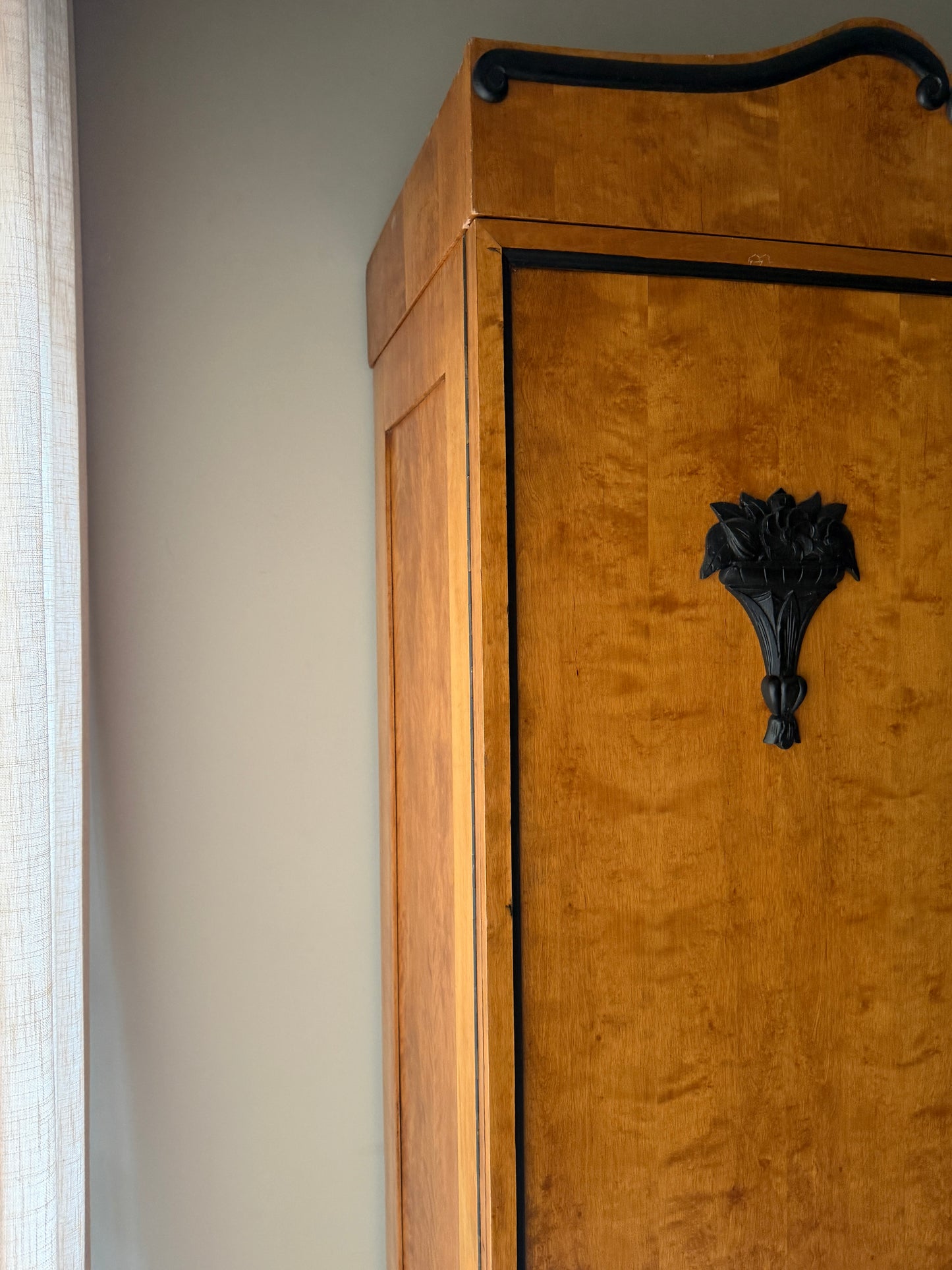 Deco birch armoire