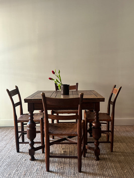 Oak extension table