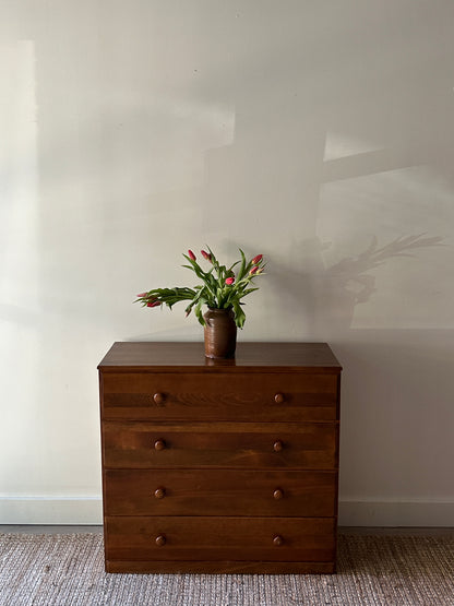 Pine dresser