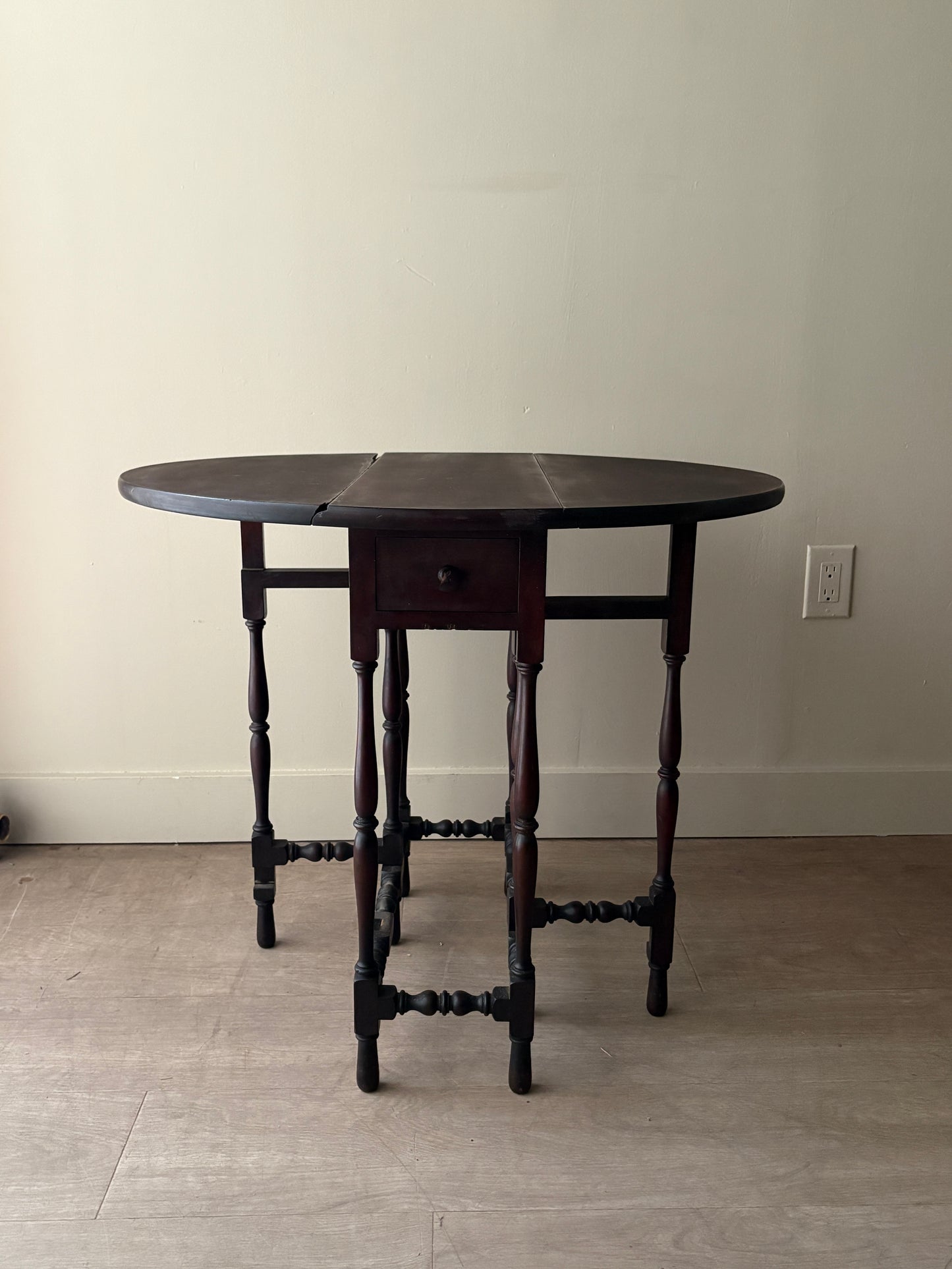 William & Mary mahogany drop leaf table