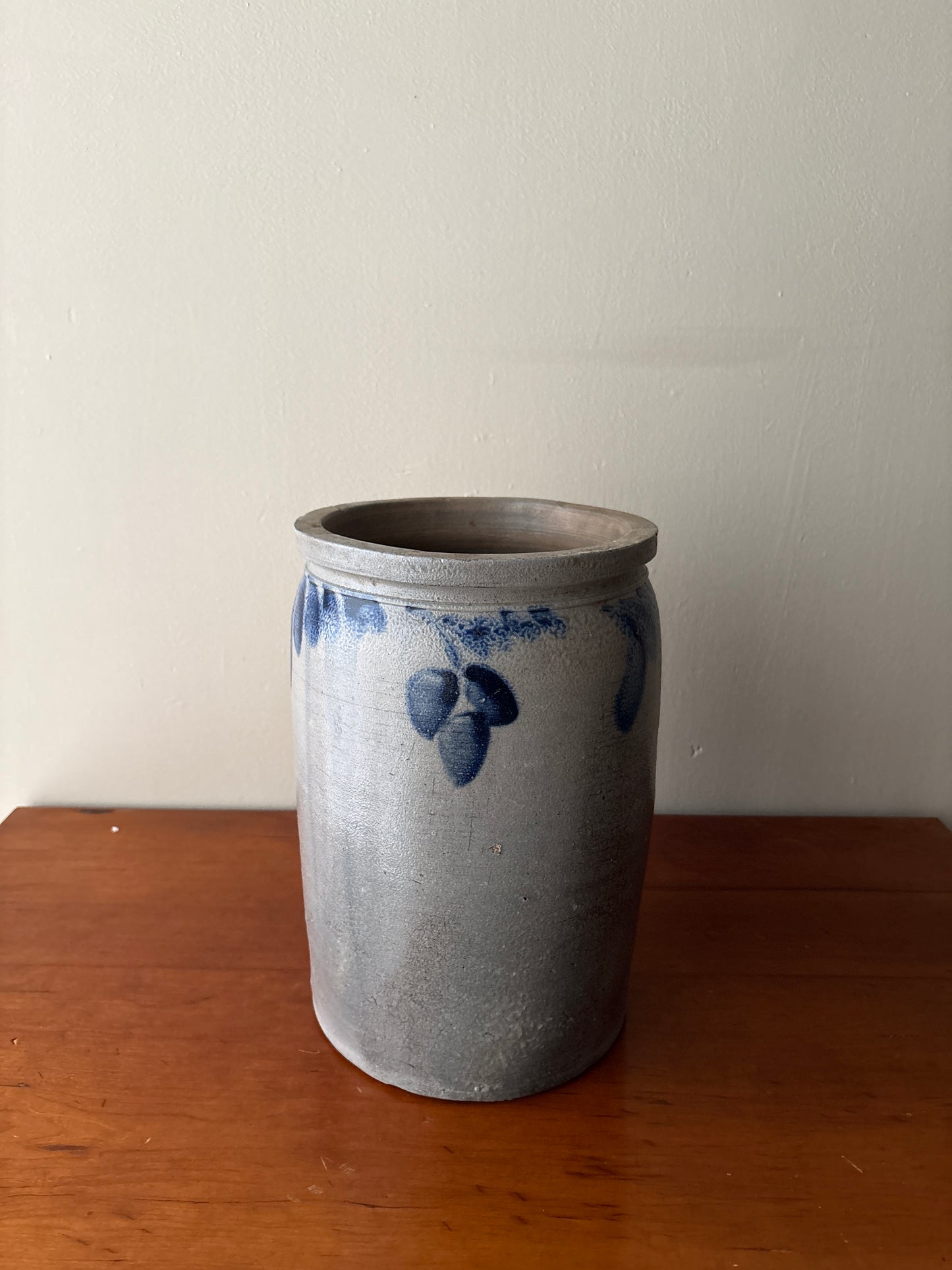 Cobalt-decorated stoneware crock
