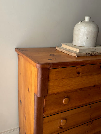 Pine dresser