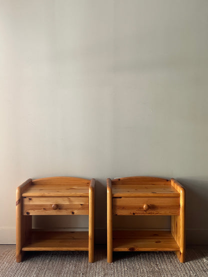 Pine side tables. (Set of 2)