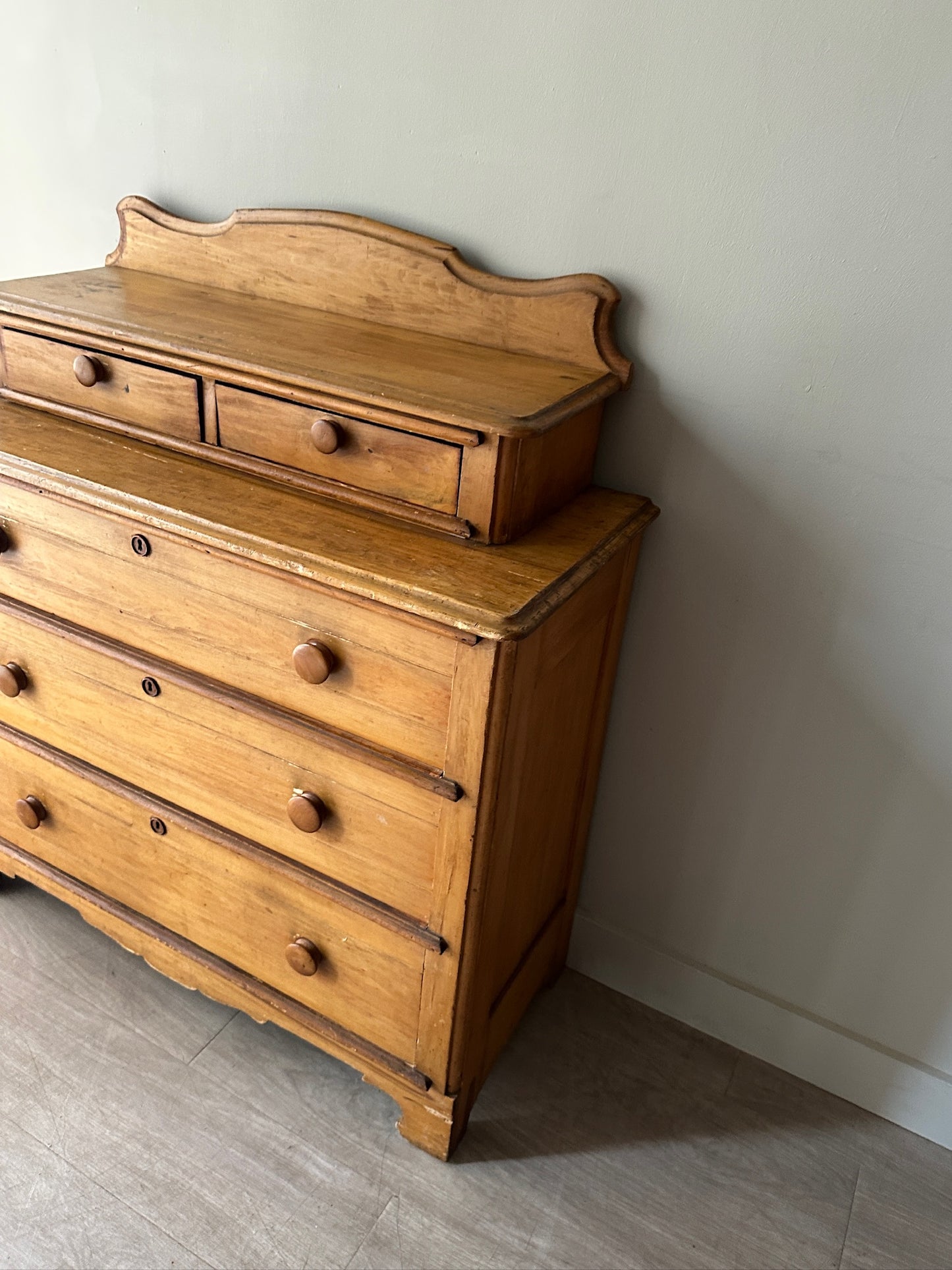 Pine empire dresser