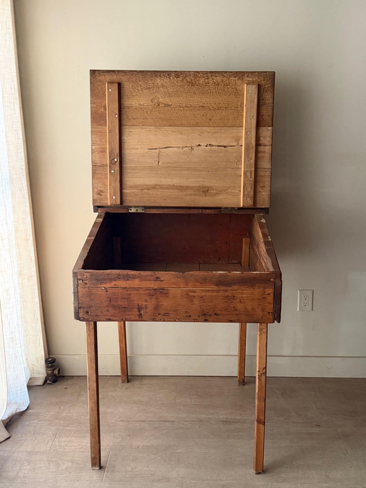 Pine merchant’s desk
