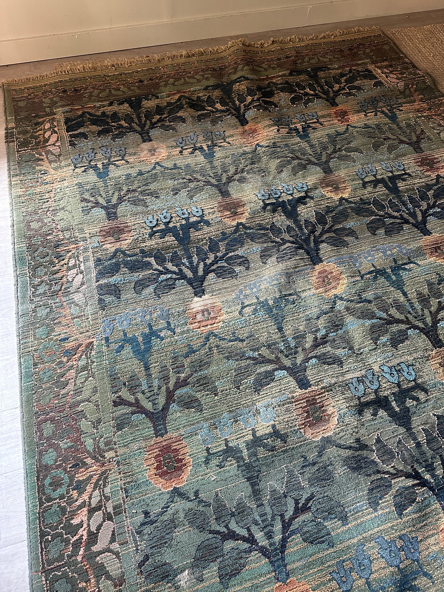 7’10” x 11’2” wool floral rug
