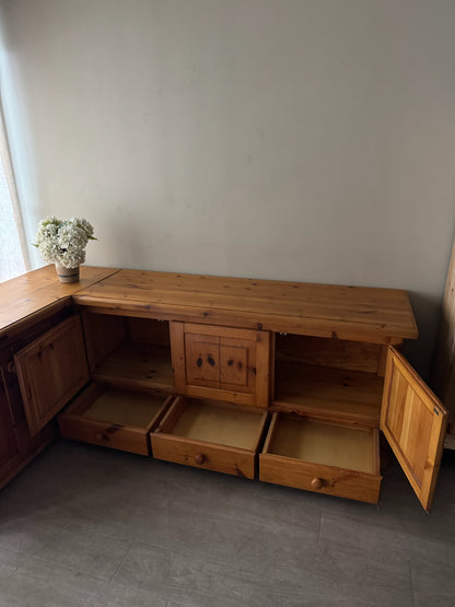 Scandinavian pine L-shaped counter