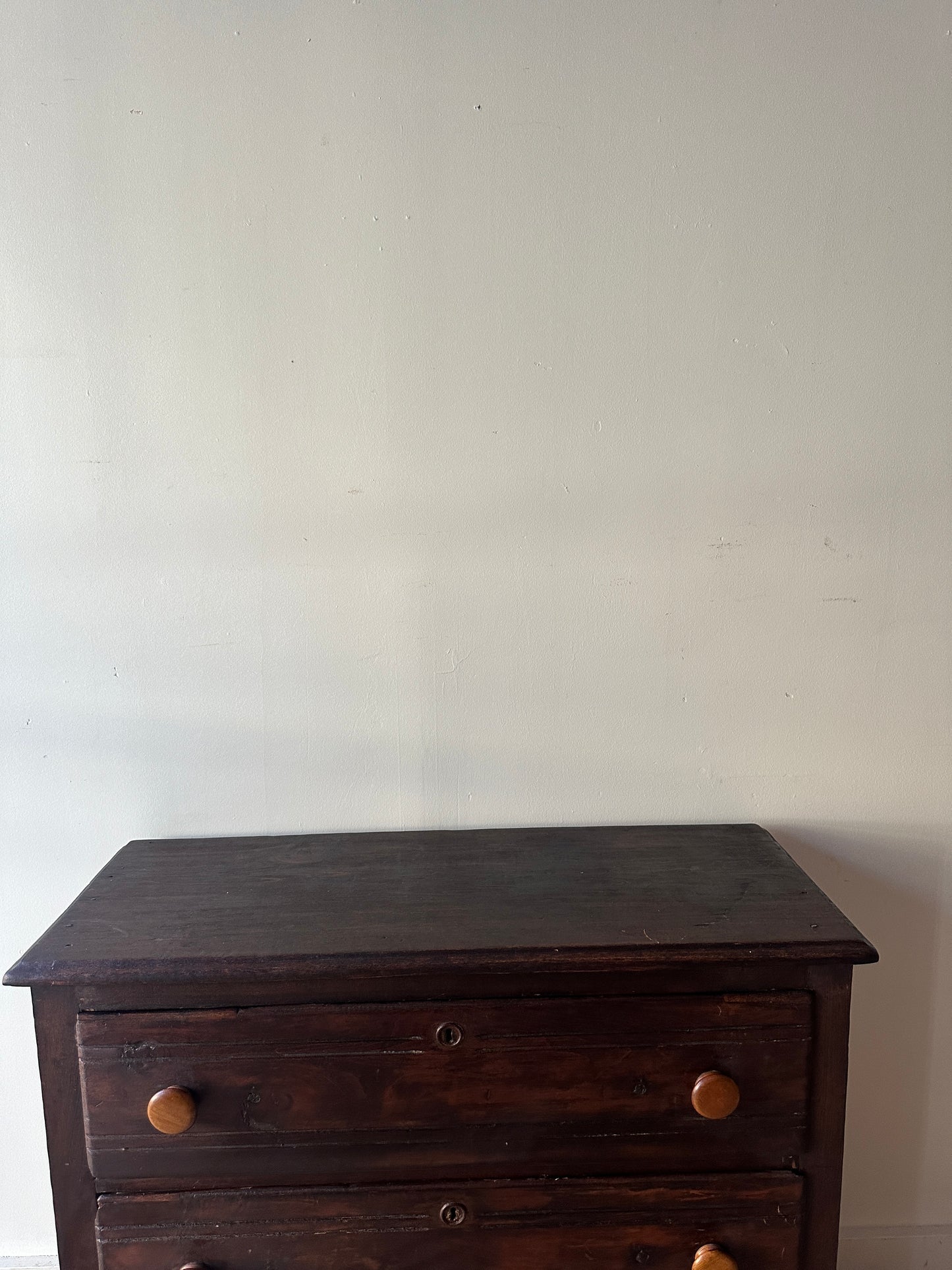 Small pine dresser