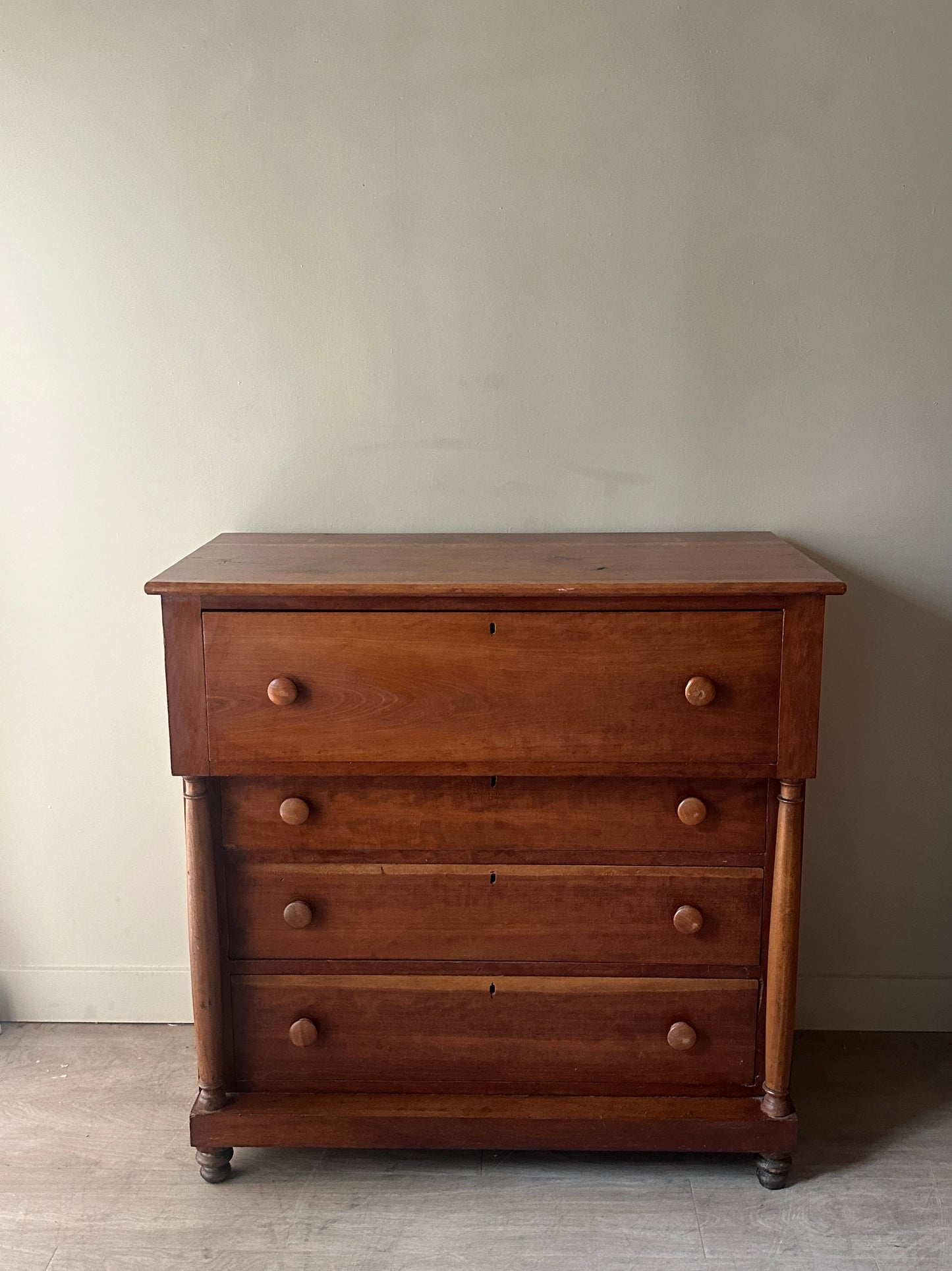 Pine empire dresser