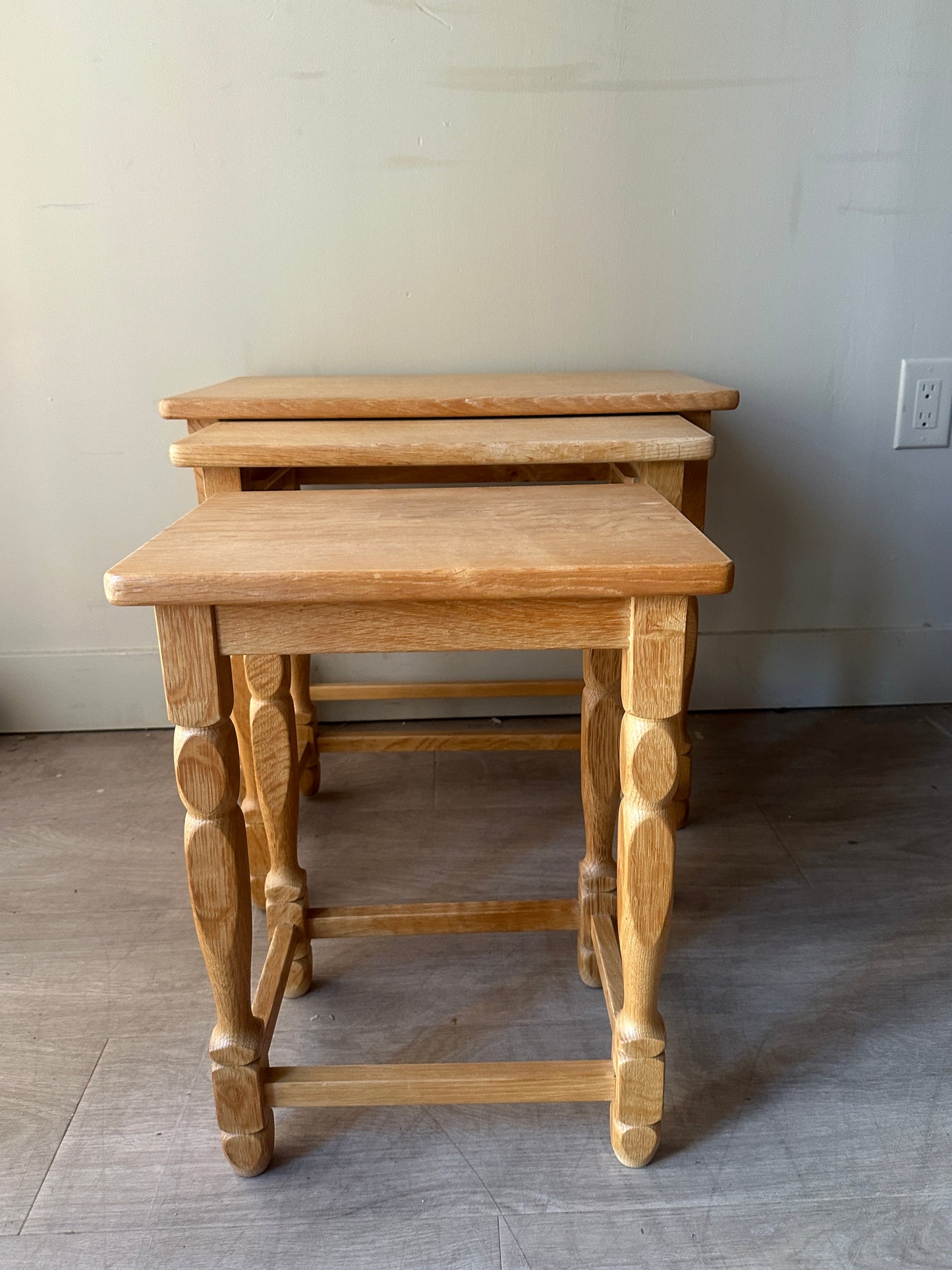 White oak nesting tables