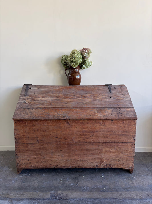 Pine feed bin